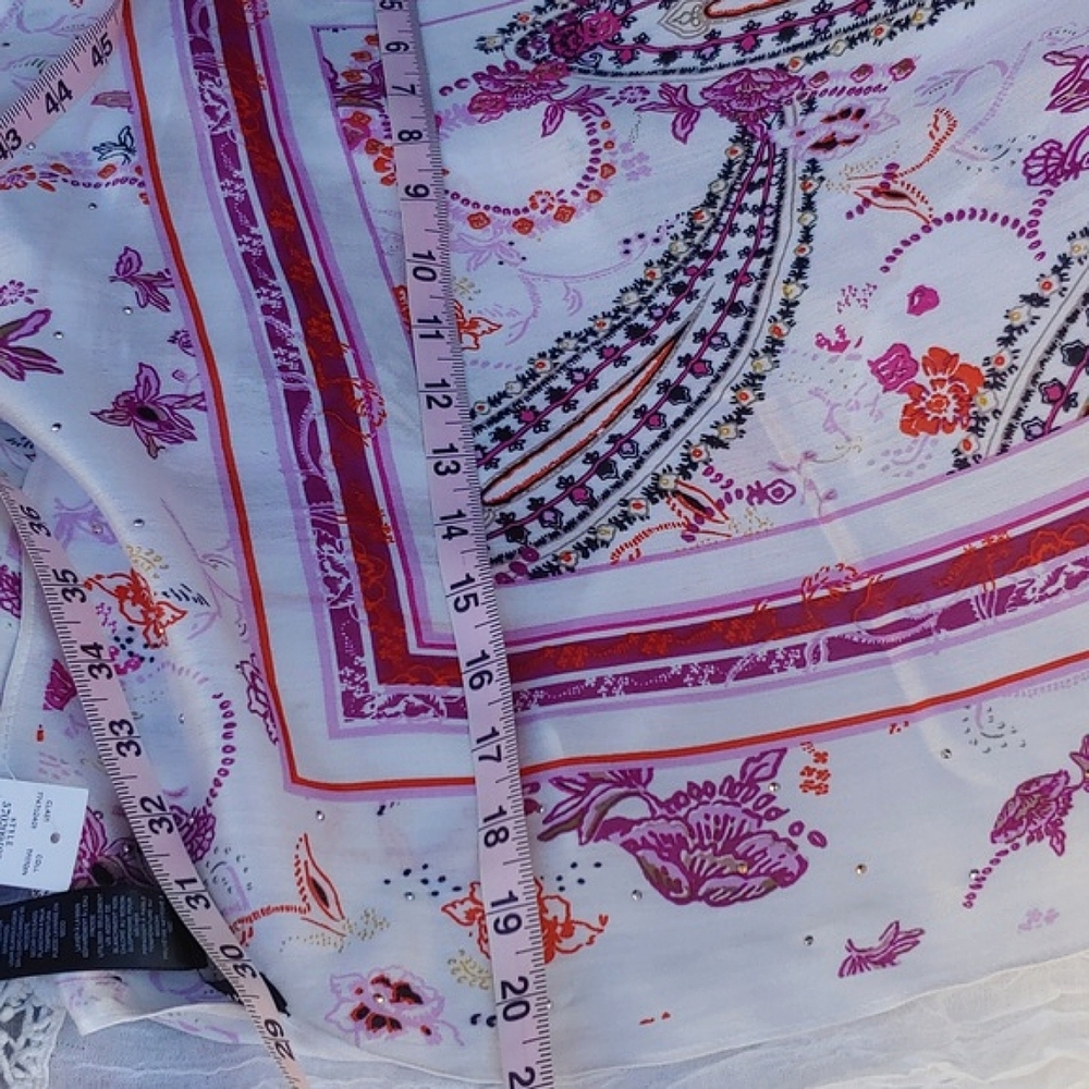 White House Black Market Oblong Scarf in Pale Orchid and Ecru White NWT - Picture 11 of 12